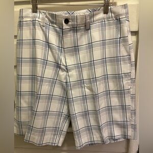 Men's Izod golf  Plaid Shorts size 34